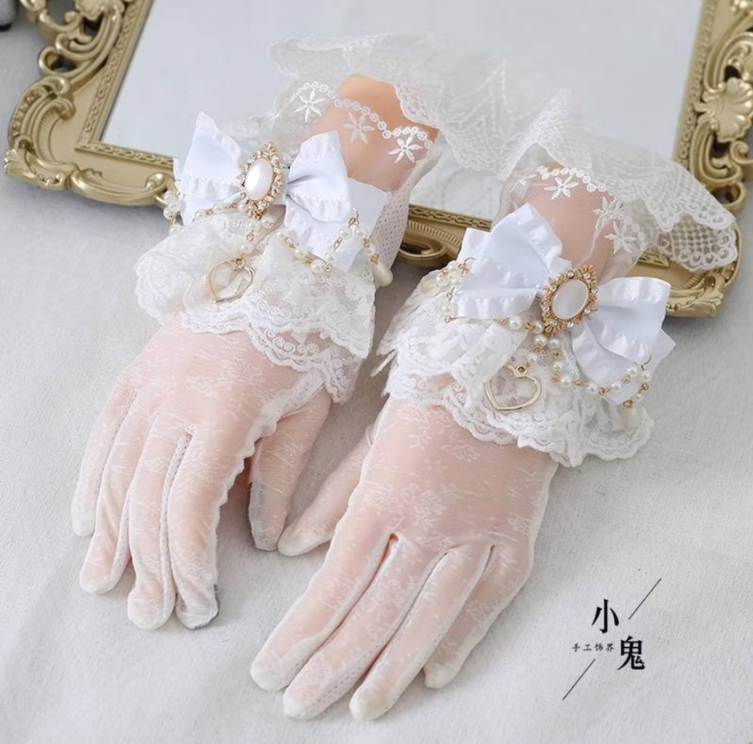 Xiaogui White Gloves